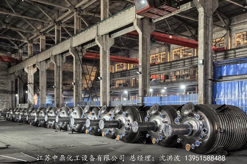 湖南某源新材料有限公司28臺(tái)反應(yīng)釜制造過程